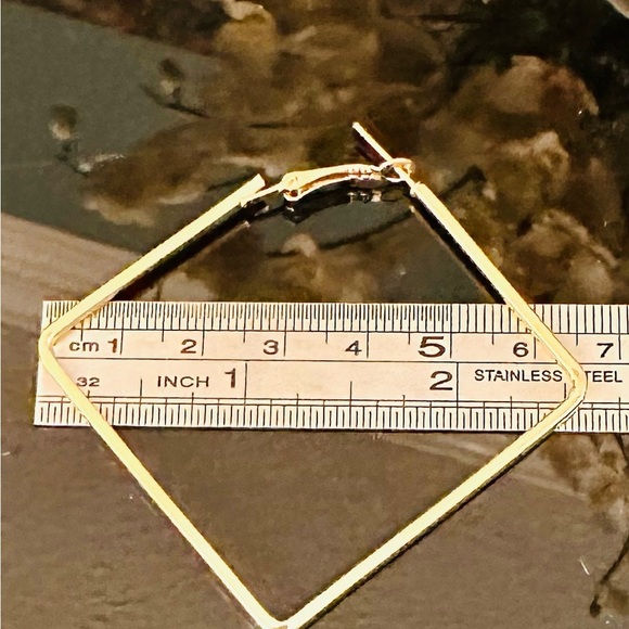 Minimalist square “hoop” earrings choose gold or silver tone - Picture 9 of 11